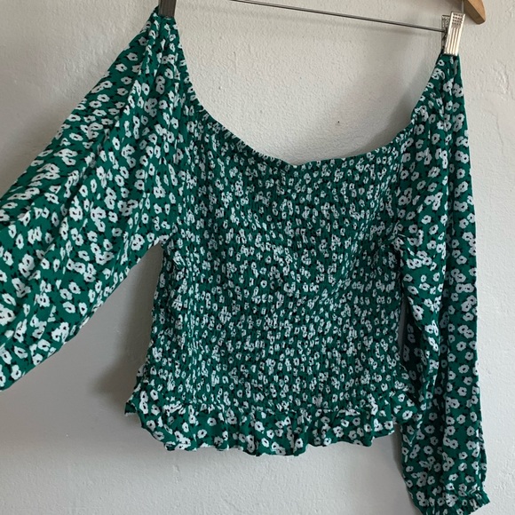 On/Off the Shoulder Ruffle Blouse - Picture 5 of 5